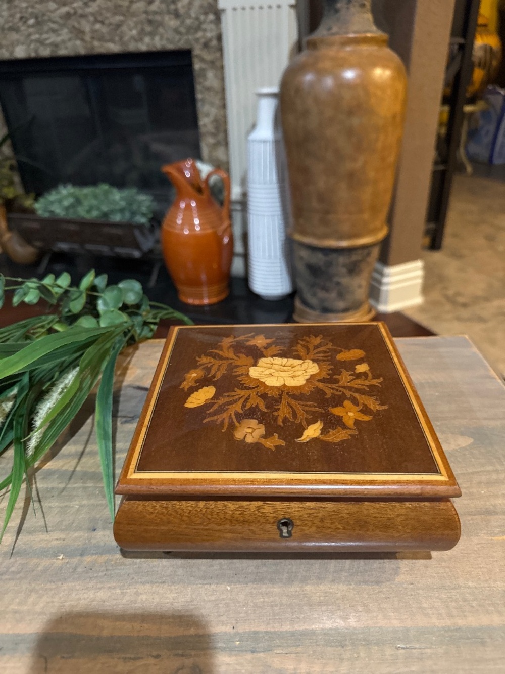 Vintage Sorrento Italian Inlaid Wood Floral Jewelry  or keepsake Box. Key inside